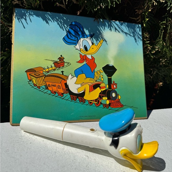 Vintage Disney 1970’s Donald Duck kazoo and picture - Picture 2 of 3